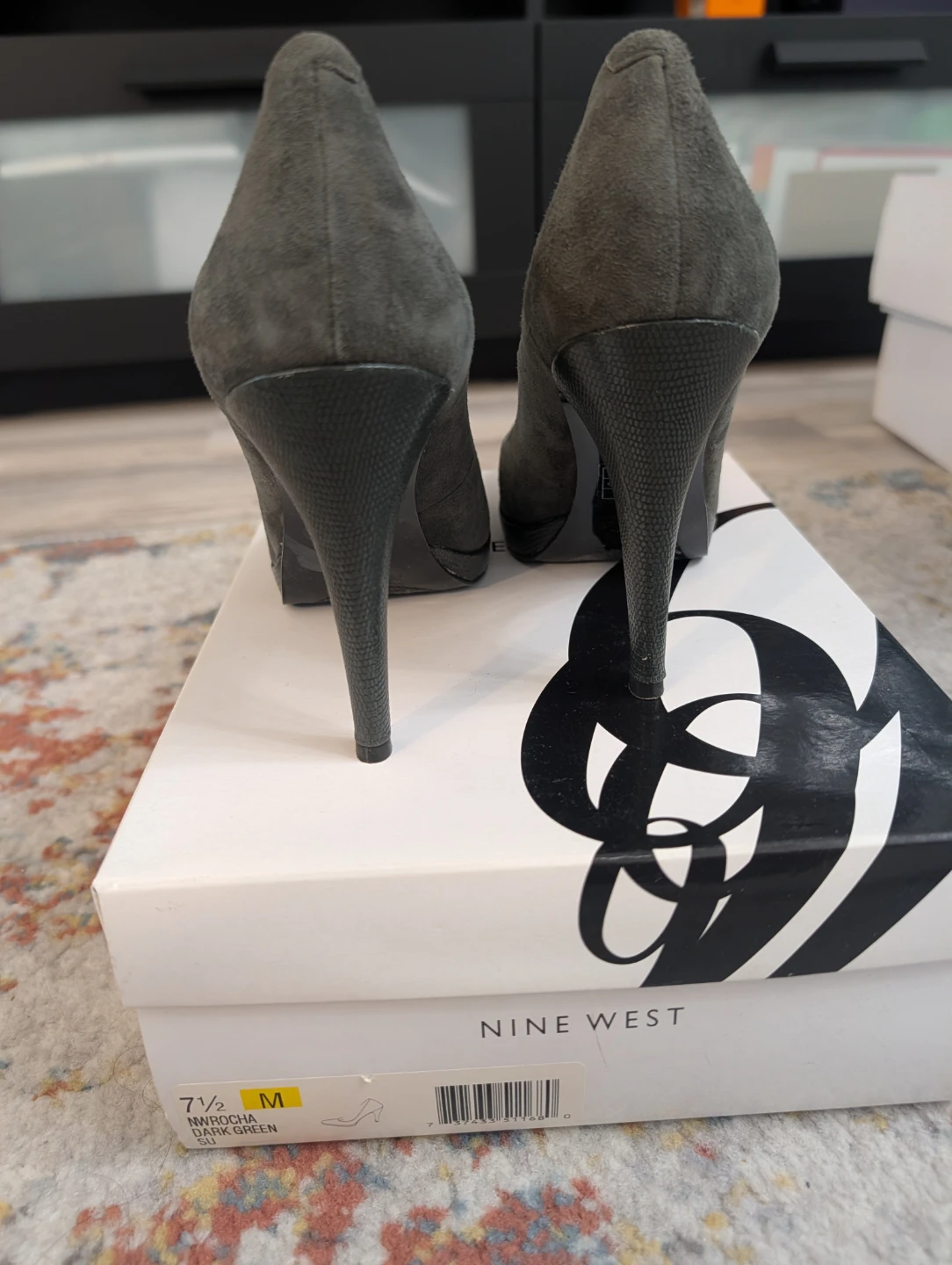 Nine West Women's 'NWRicha' Dark Green Suede Heels Size 7.5 - photo 4