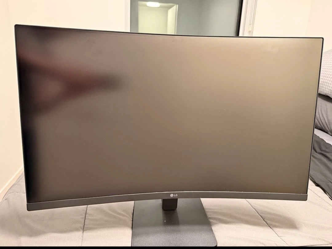 2 LG Curved Monitor - photo 2