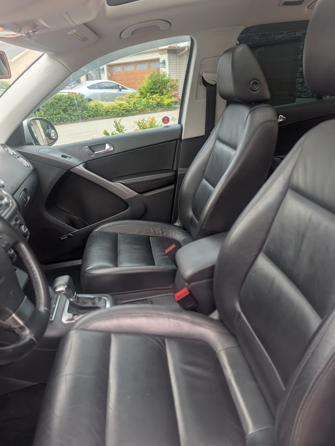Volkswagen Tiguan SUV - photo 3