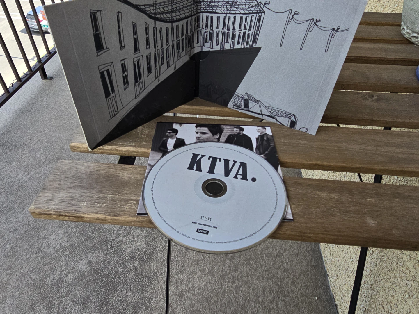 Stereophonics - Keep the Village Alive - CD album - photo 3