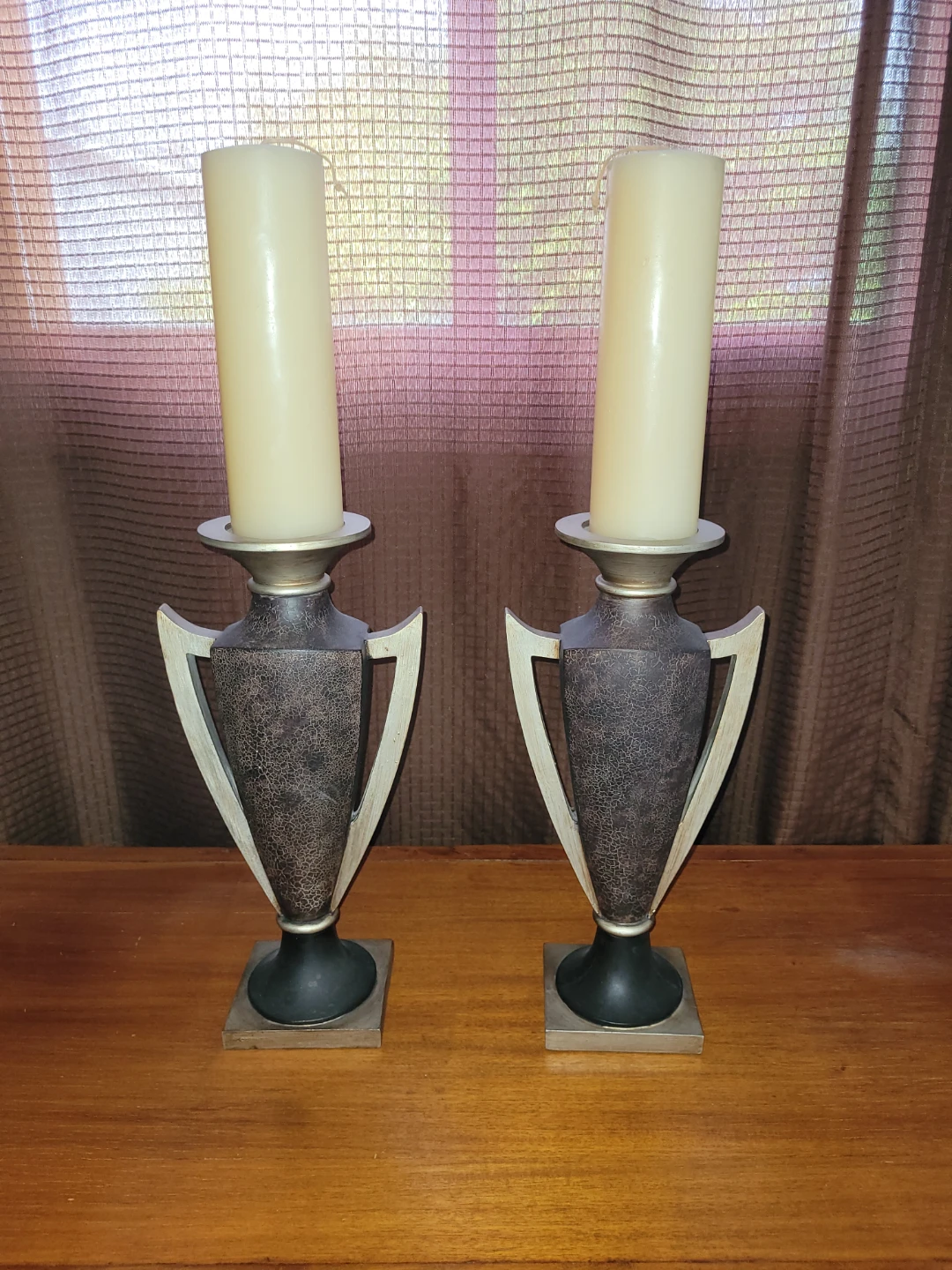 Set of 2 Candlesticks with Pillars