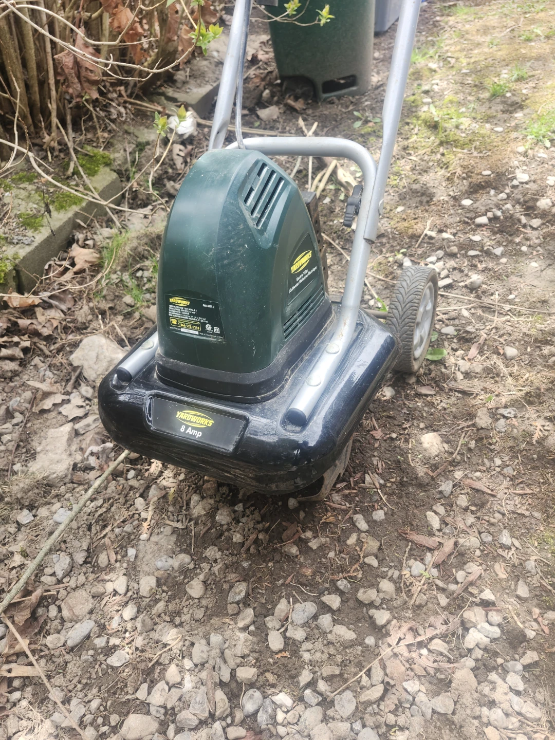 Yardworks 8 Amp Electric String Trimmer