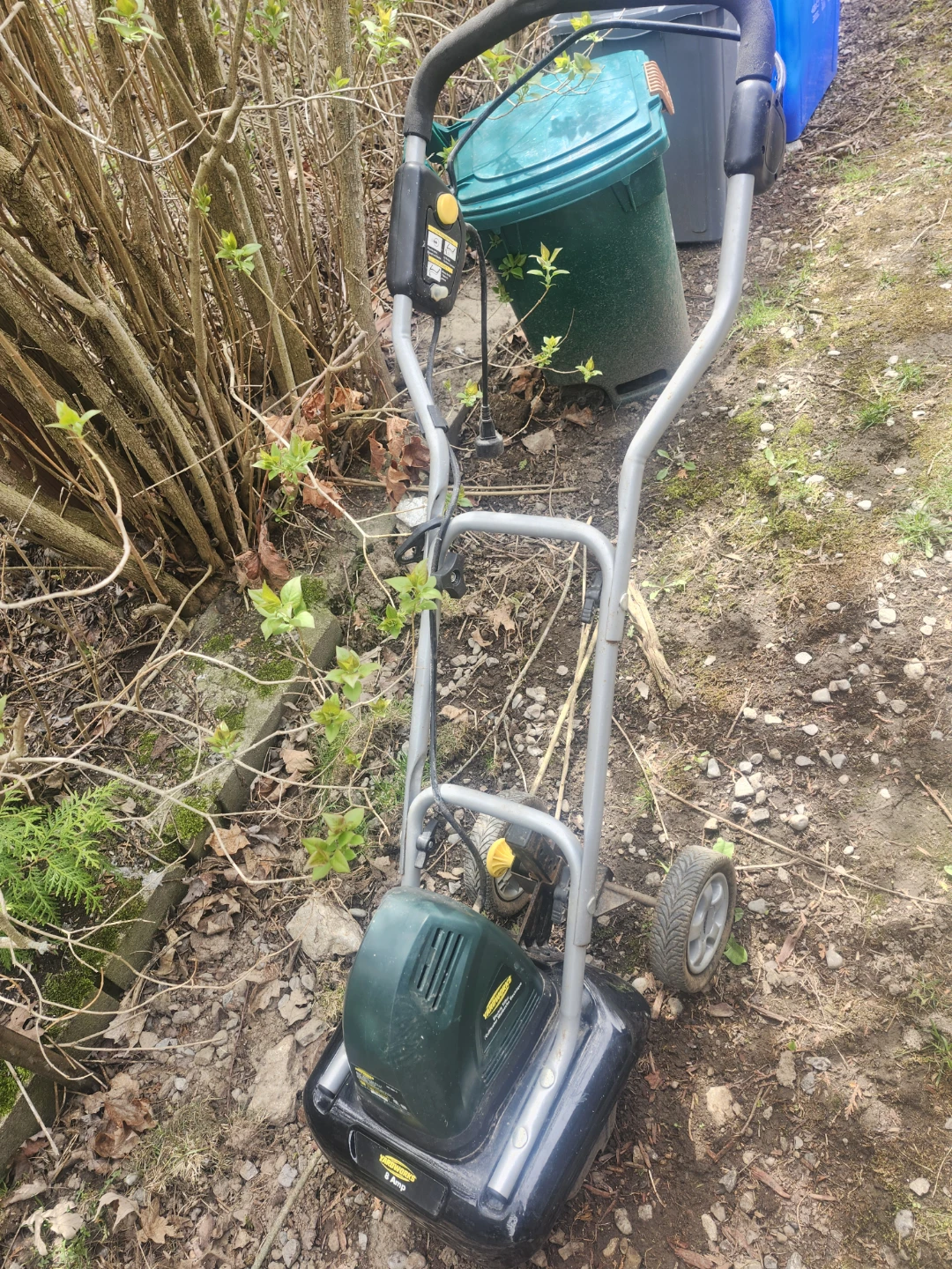 Yardworks 8 Amp Electric String Trimmer - photo 2