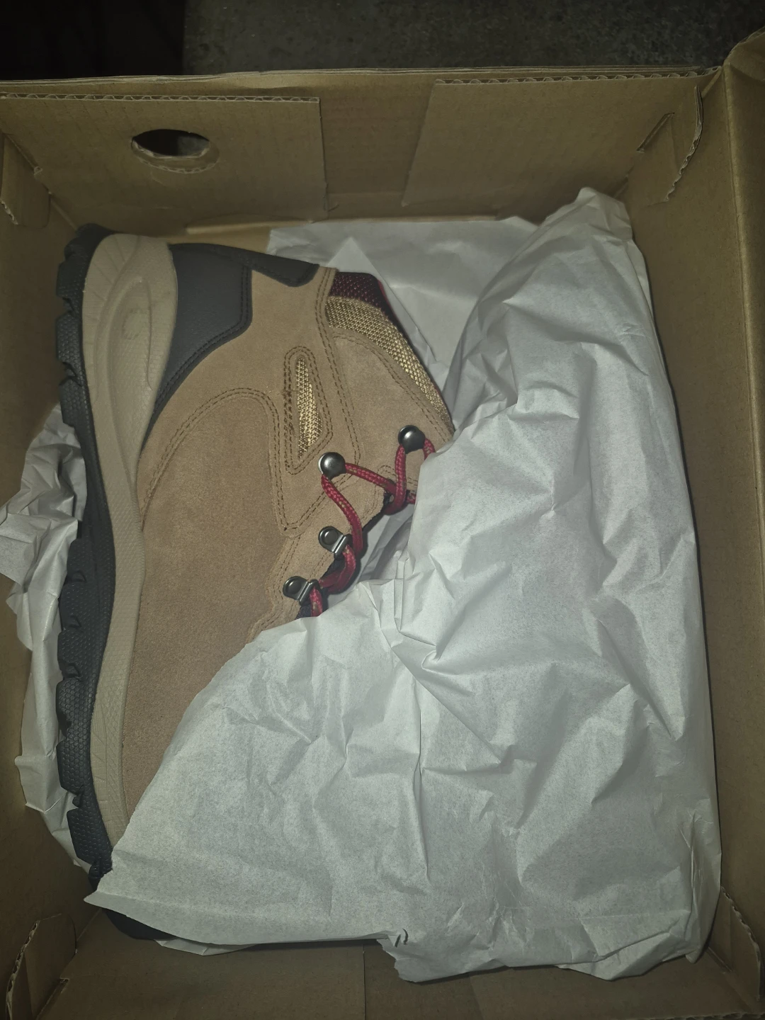 Size 10 ,females,Columbia hiking bootd - photo 2