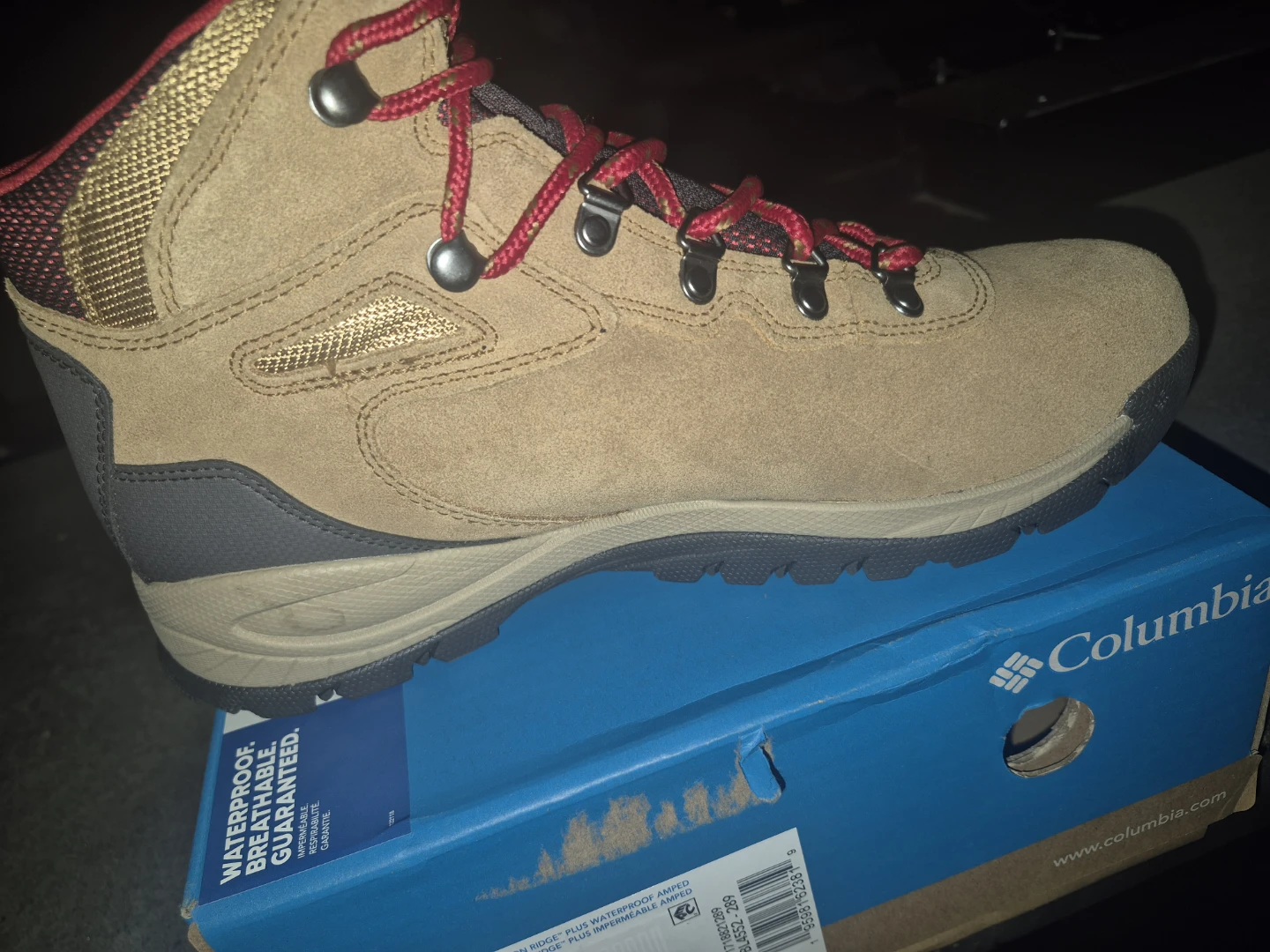 Size 10 ,females,Columbia hiking bootd - photo 4
