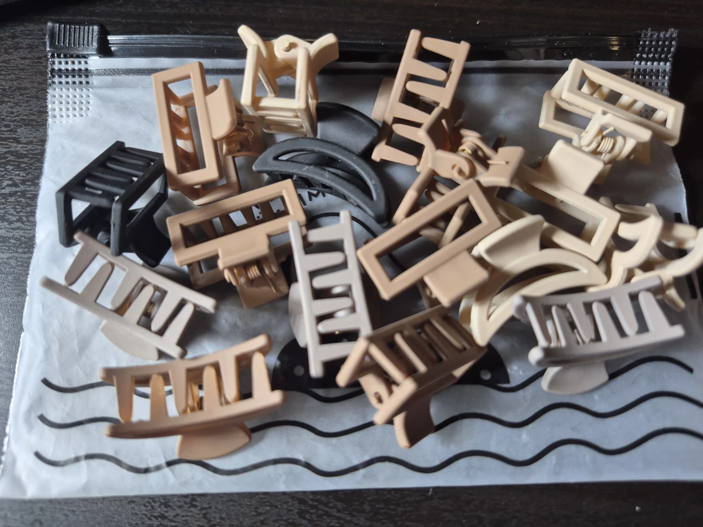 17 new Assorted Mini Claw Clips 1 inch  for Hair