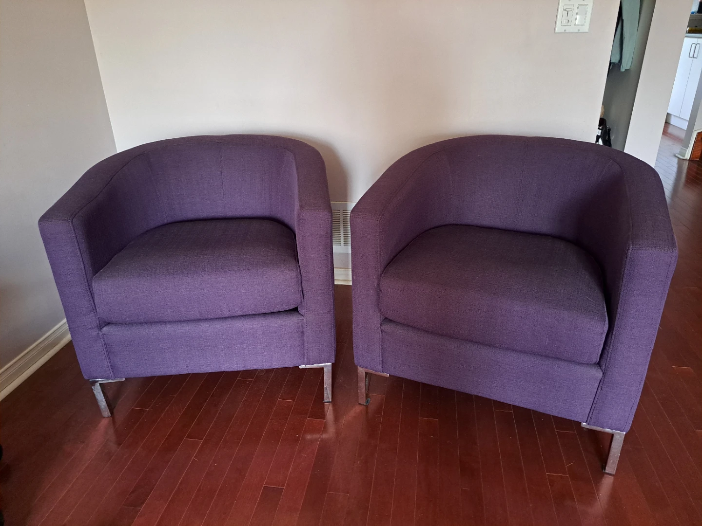Set of 2 Purple Barrel Chairs - photo 3