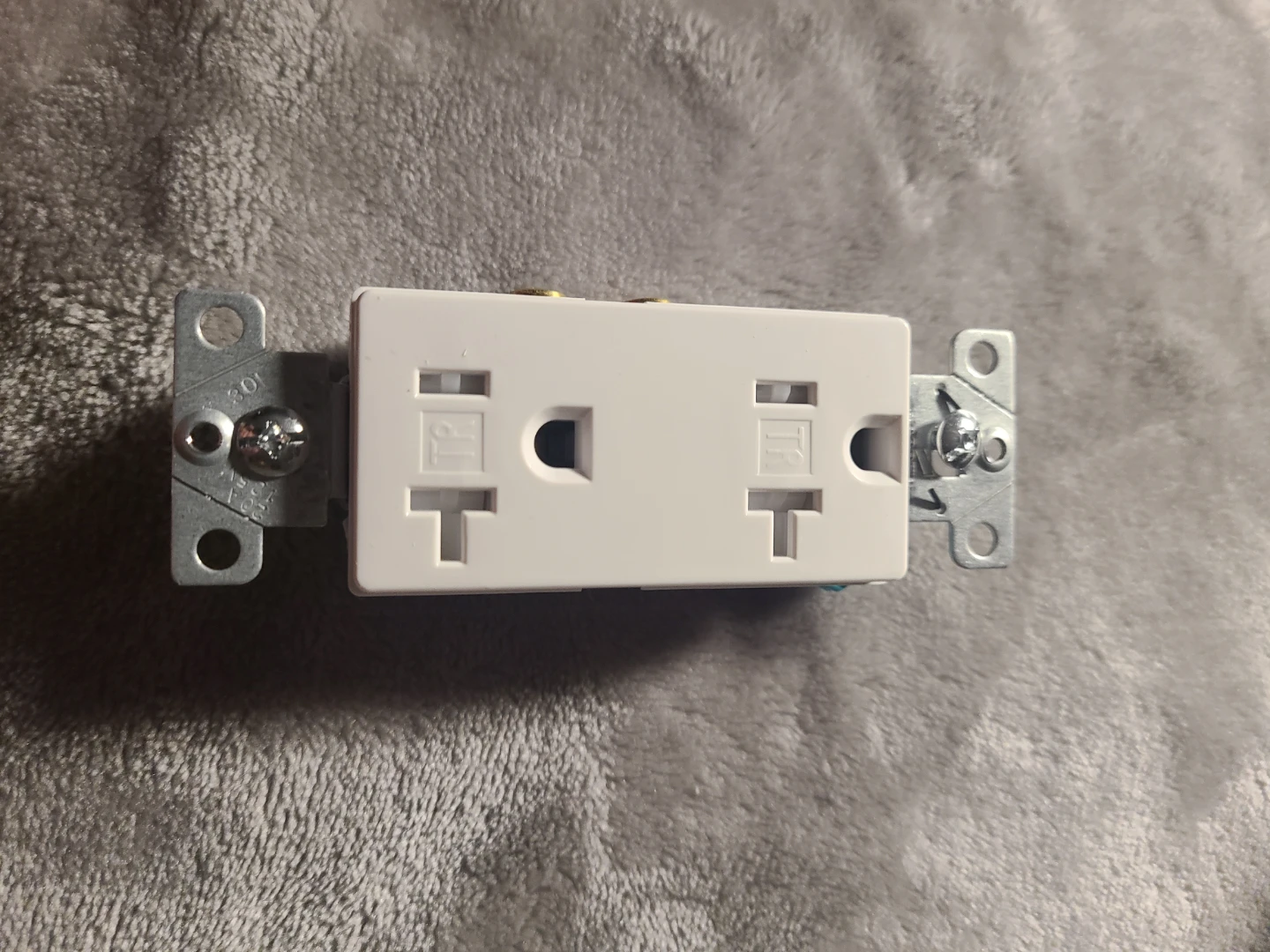 Cooper Wiring Devices Decorator Duplex Receptacle - photo 3