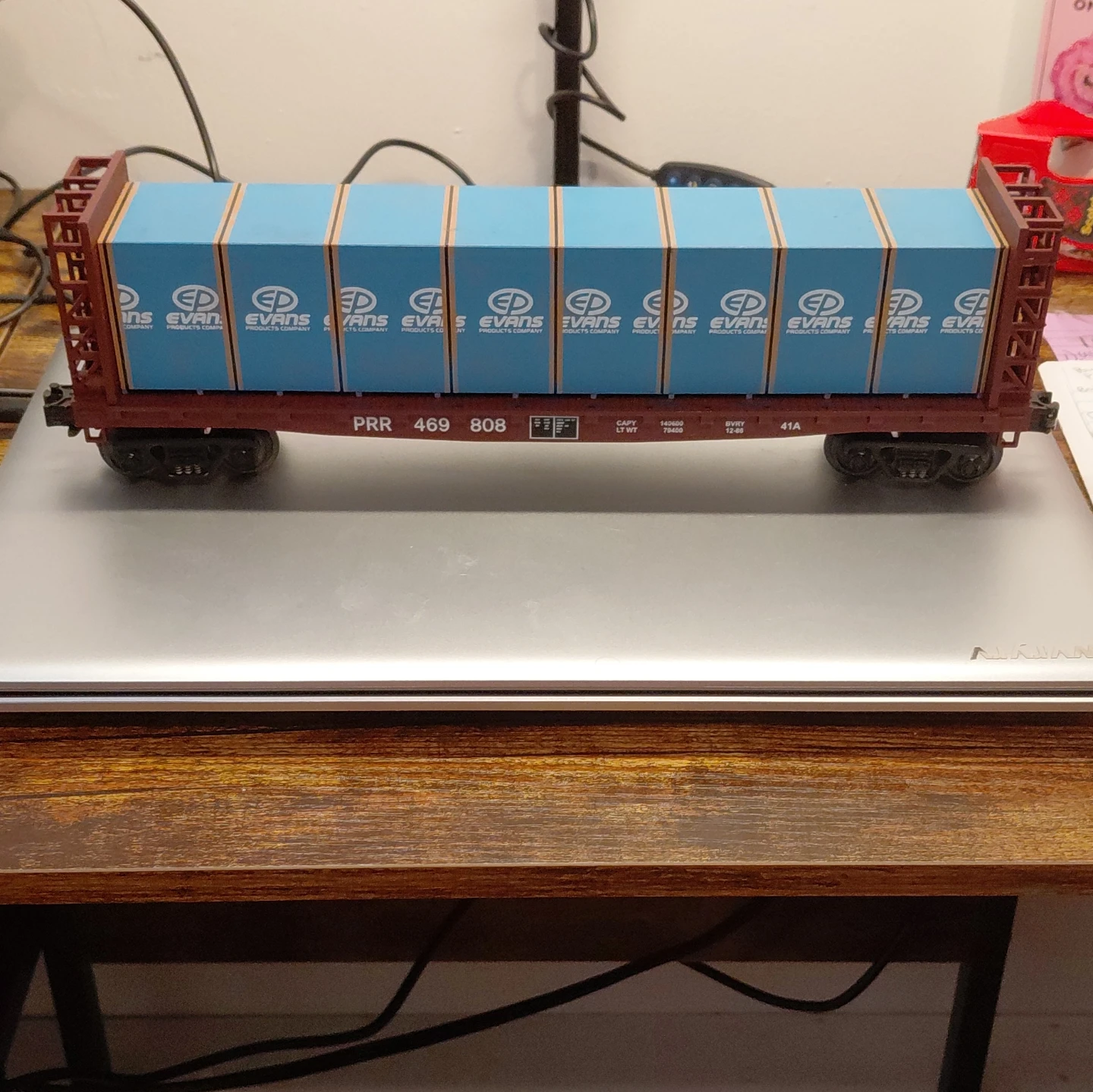 Model Train Flat Car with Blue Containers - PRR 469 808 - photo 3