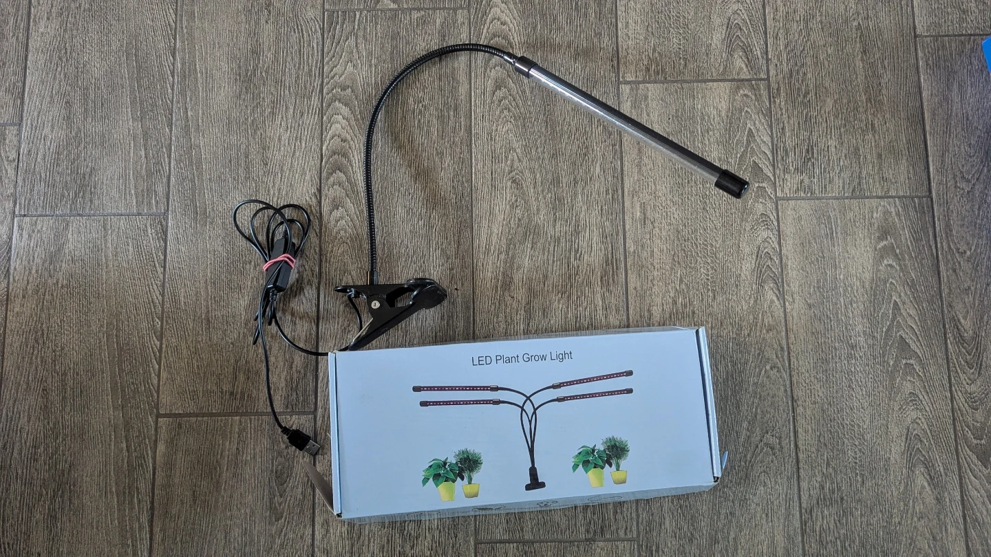 🌿 LED Plant Grow Light (Like New)