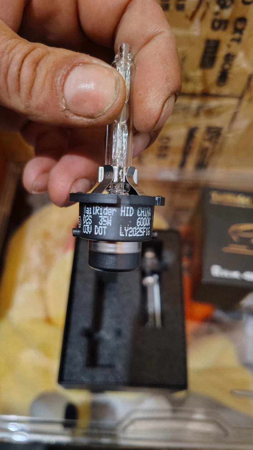 TailRider HID Xenon Light Bulb D2S 6000K - photo 3