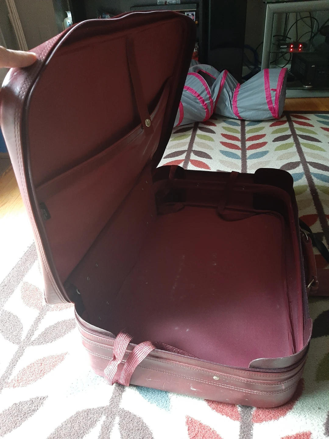 Vintage Burgundy Suitcase/Briefcase - photo 4