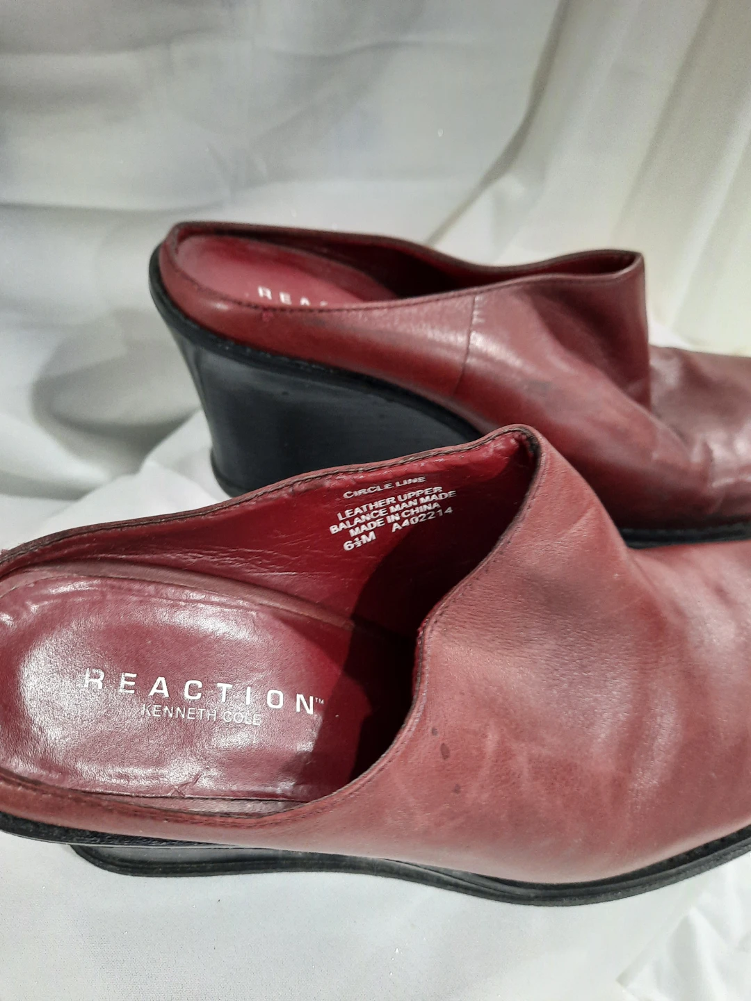 Reaction Kenneth Cole Wedge Mules - Burgundy Leather