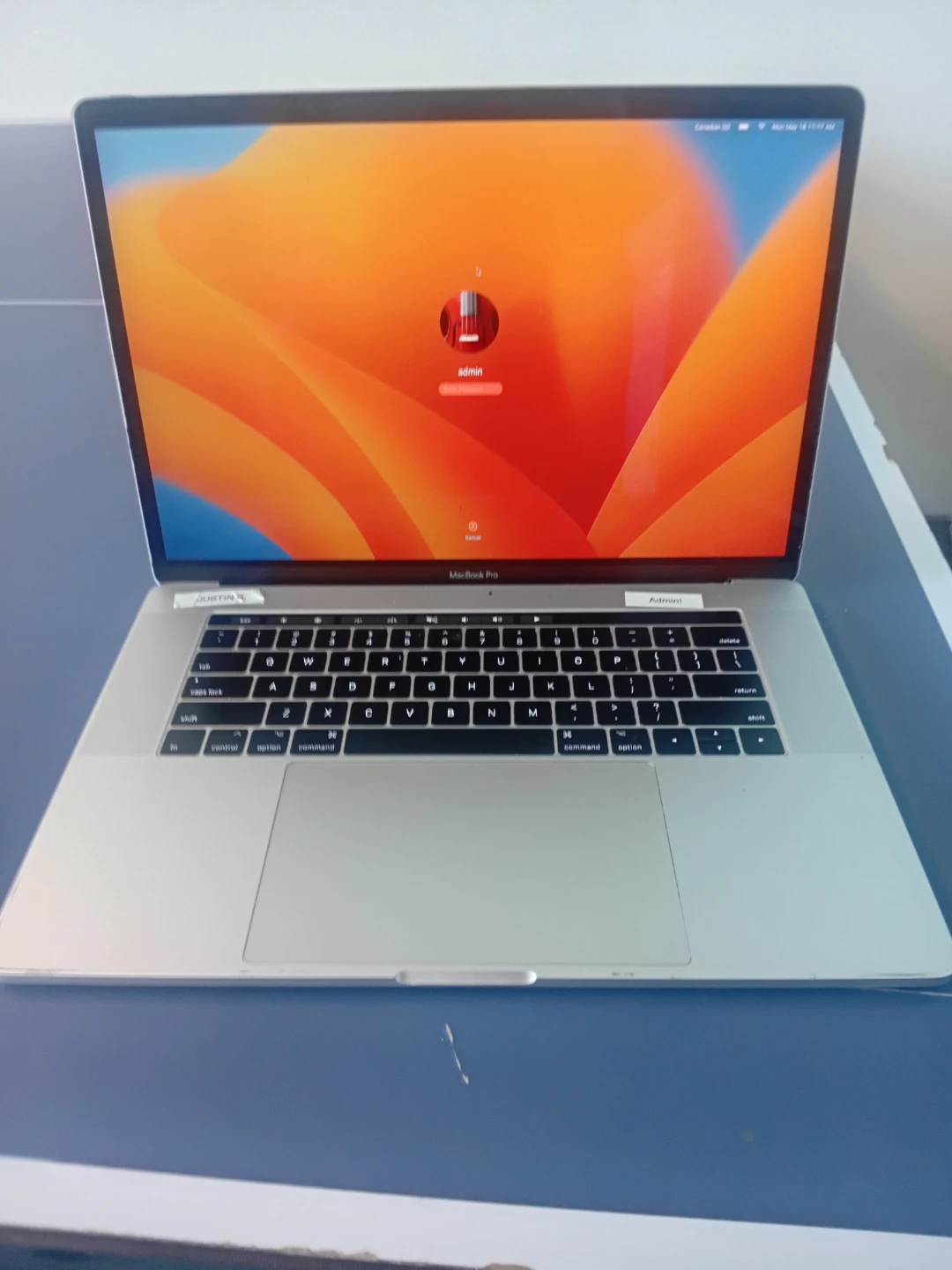 Apple MacBook Pro Laptop - photo 2
