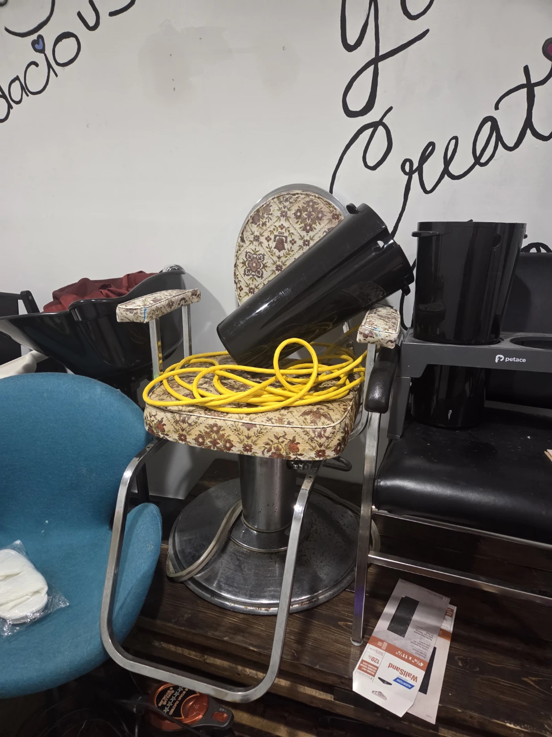 Salon furniture - photo 3