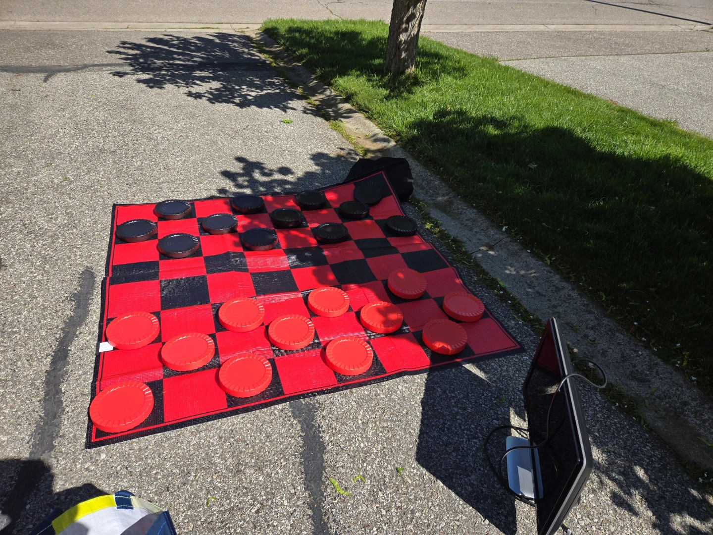Garage sale till 2 p.m. Kennedy Rd and Eglinton Sat. & Sun - photo 3