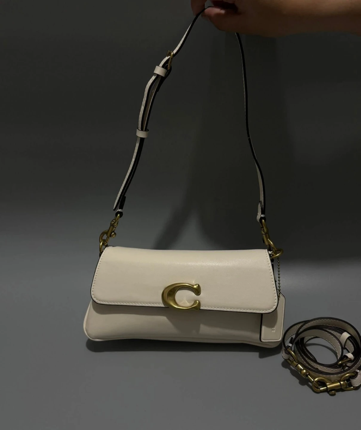 Coach  Shoulder Bag, FREE cherry keychain 💗