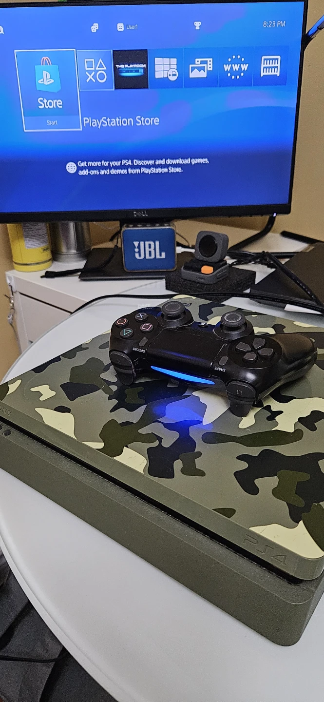 PS4 Slim 1TB - Call of Duty WWII Limited Edition