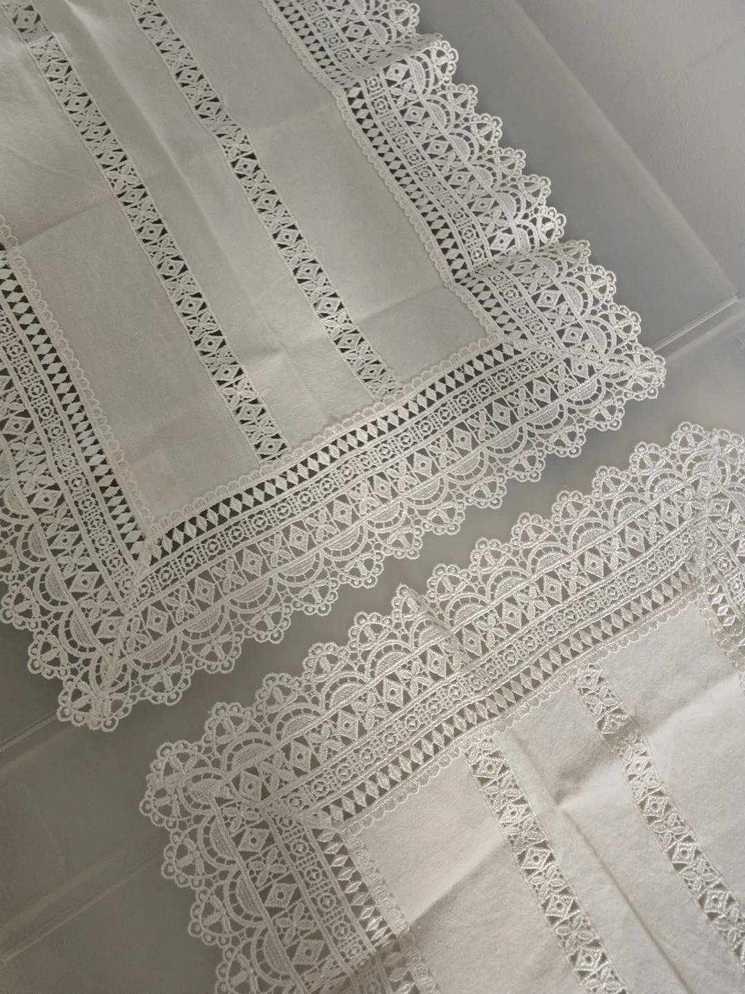 Set of 2 White Lace Doilies Tablecloths - photo 5