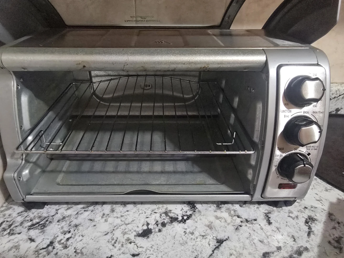 Hamilton Beach 6 Slice Countertop Toaster Oven - photo 3