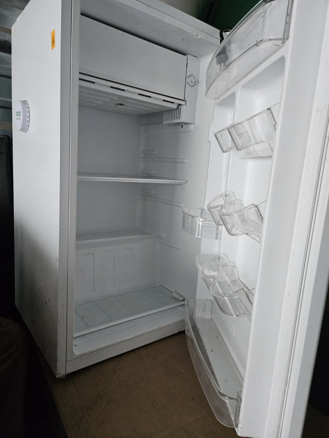 Hamilton Beach White Mini Fridge - photo 2