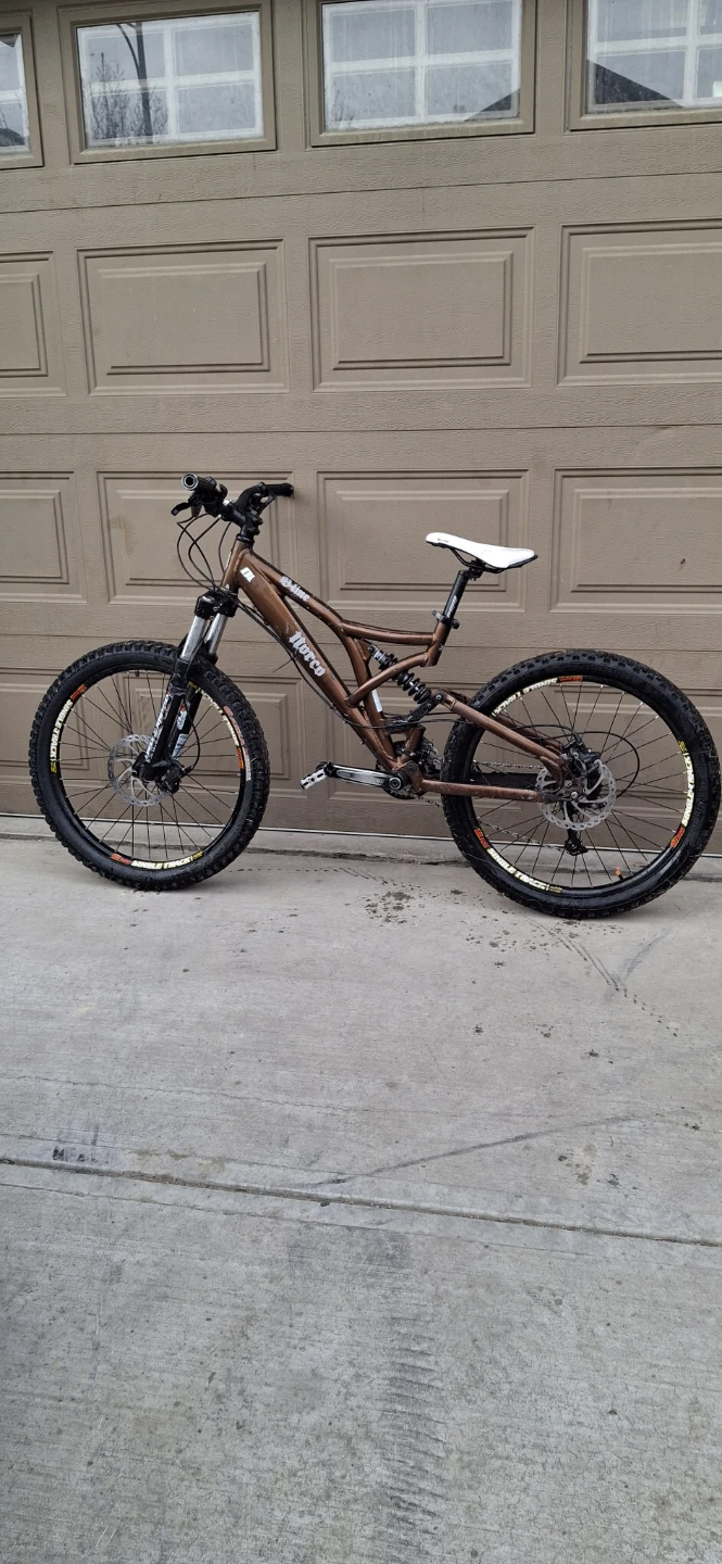 Norco B LINE DH Full Suspension Mountain Bike