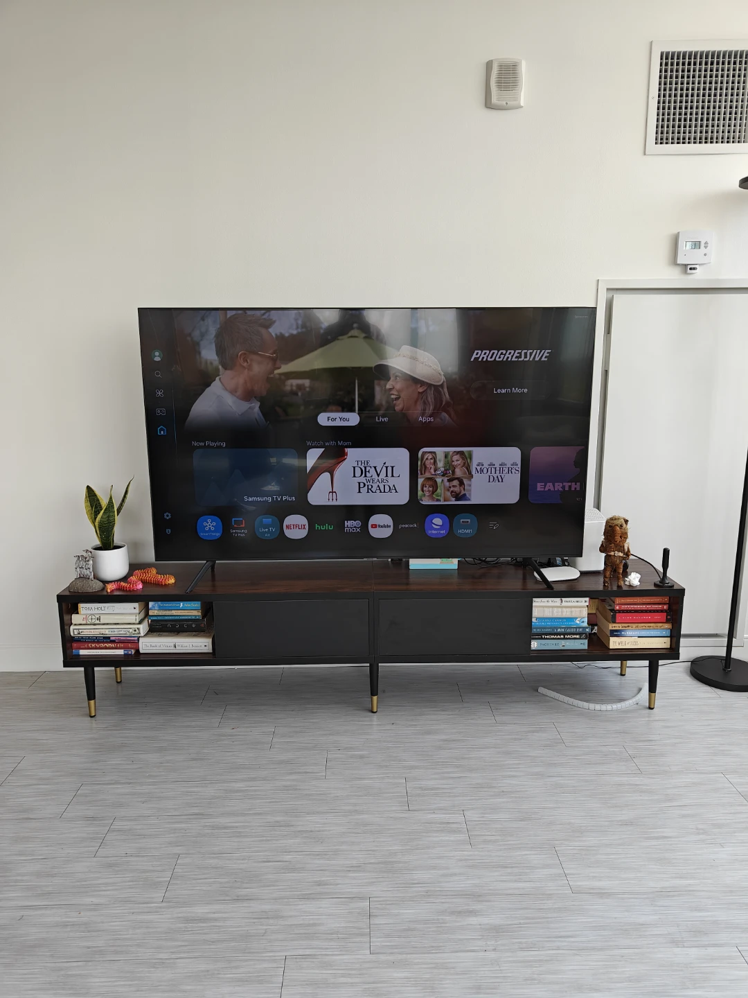Samsung 65" UHD 4K Smart TV - photo 2