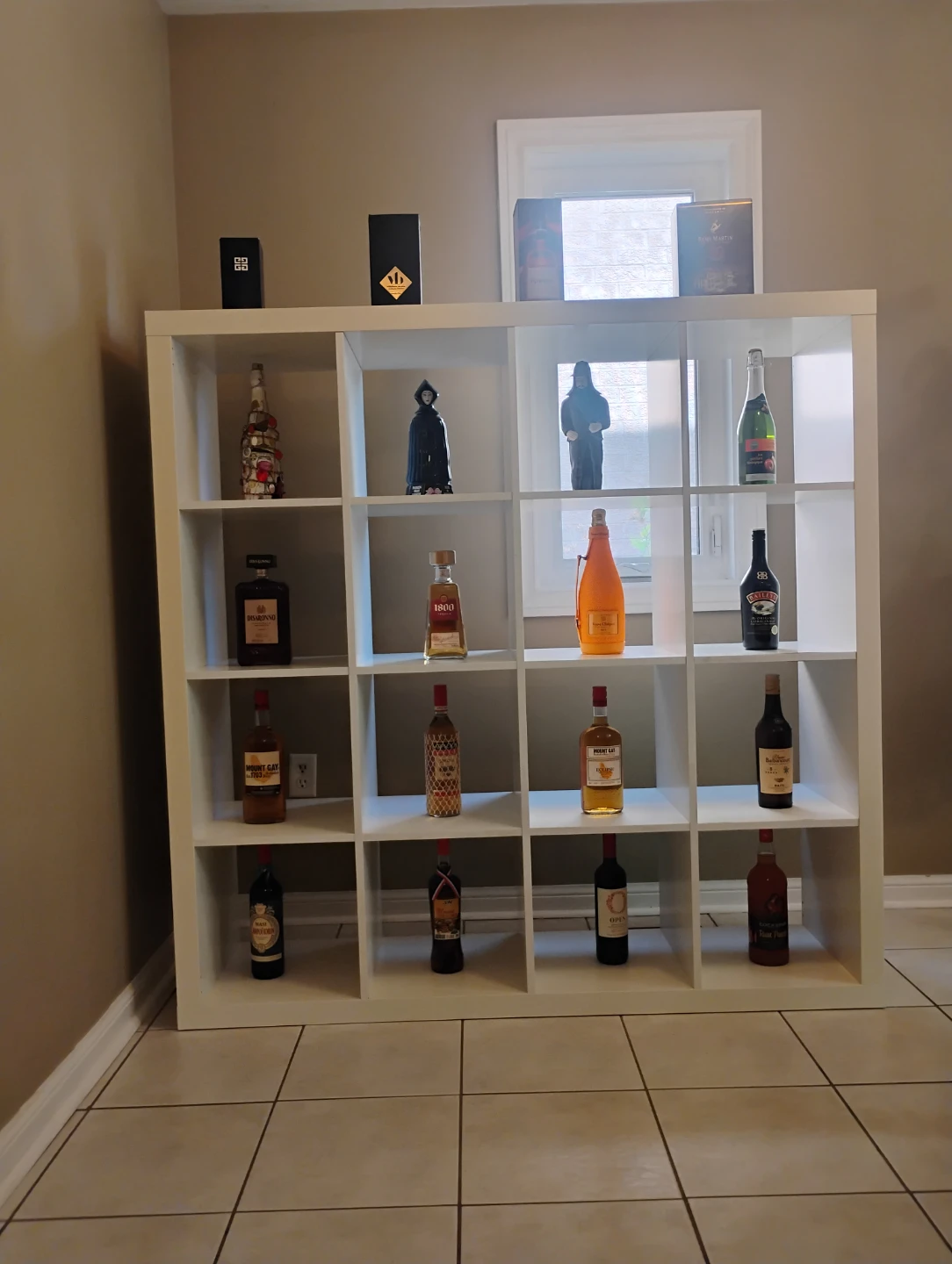 White 16-cube shelving unit - photo 3