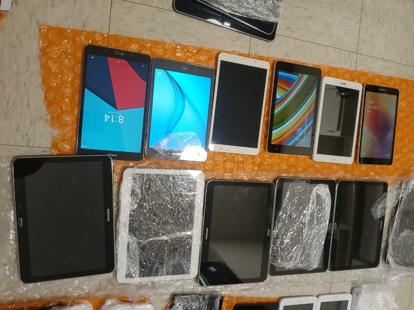 Tablettes Samsung et ordinateurs portables Dell - photo 3