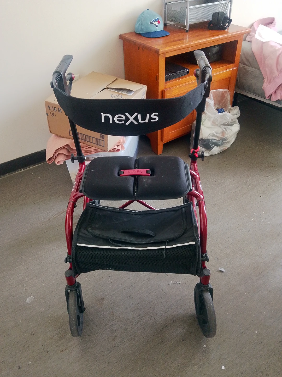 Nexus Walker with Seat and Bag