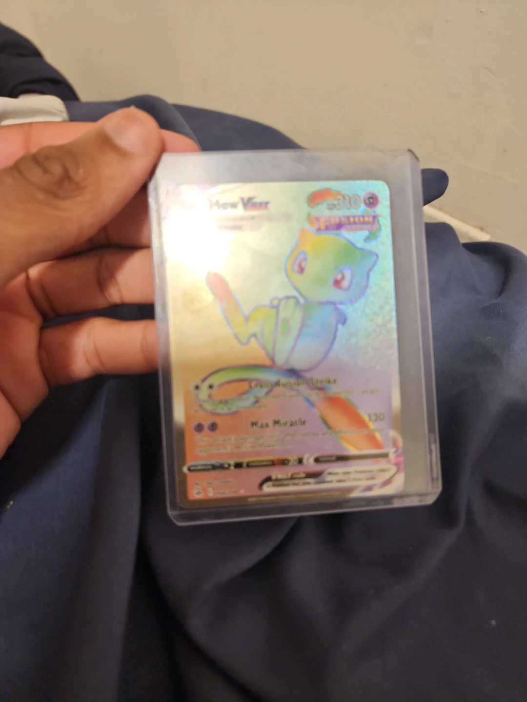 Pokemon Card - Mew VMAX Rainbow Rare Fusion Strike - photo 3