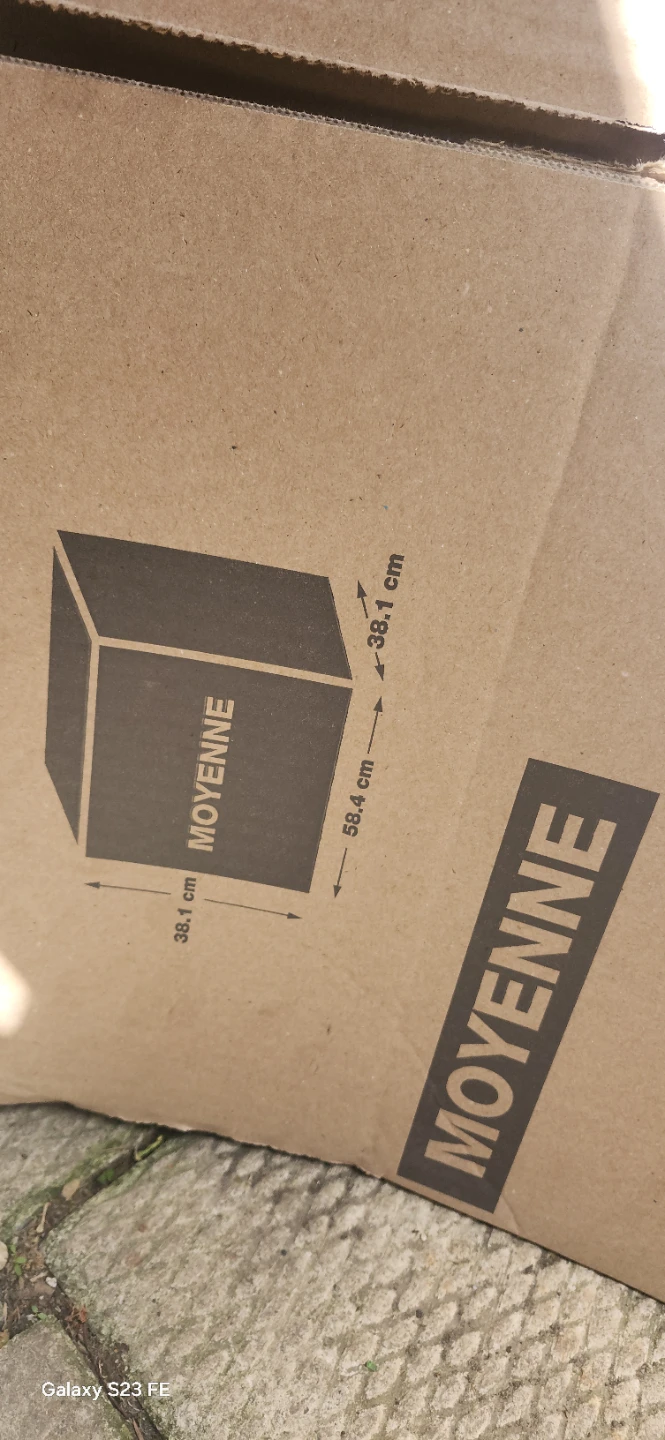 Home Depot Moving Boxes -2 Medium and 3 Large - photo 3