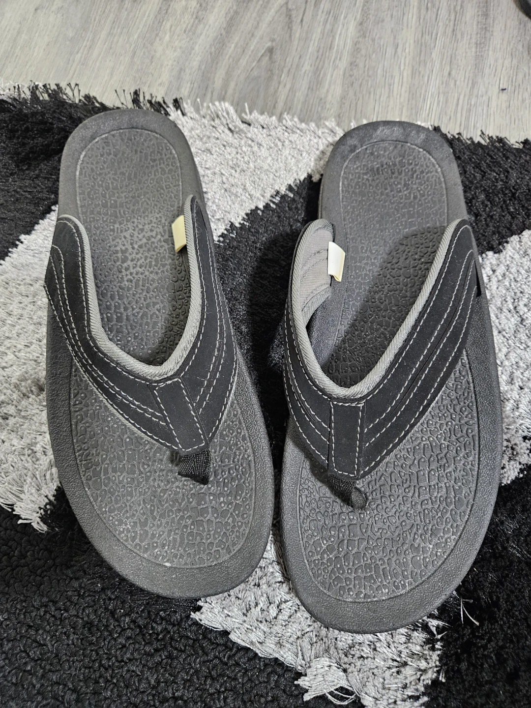 Reef Flip Flops Men's Size 10/11 - photo 2