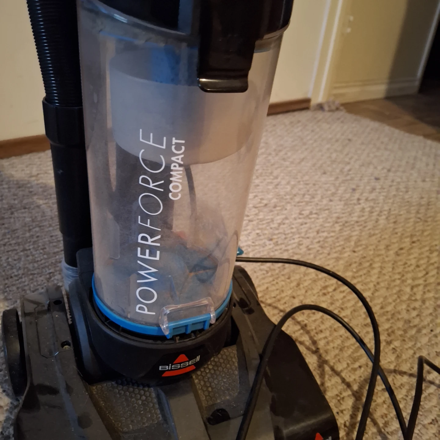 Bissell Compact Vacuum Cleaner *defect* for parts* - photo 2