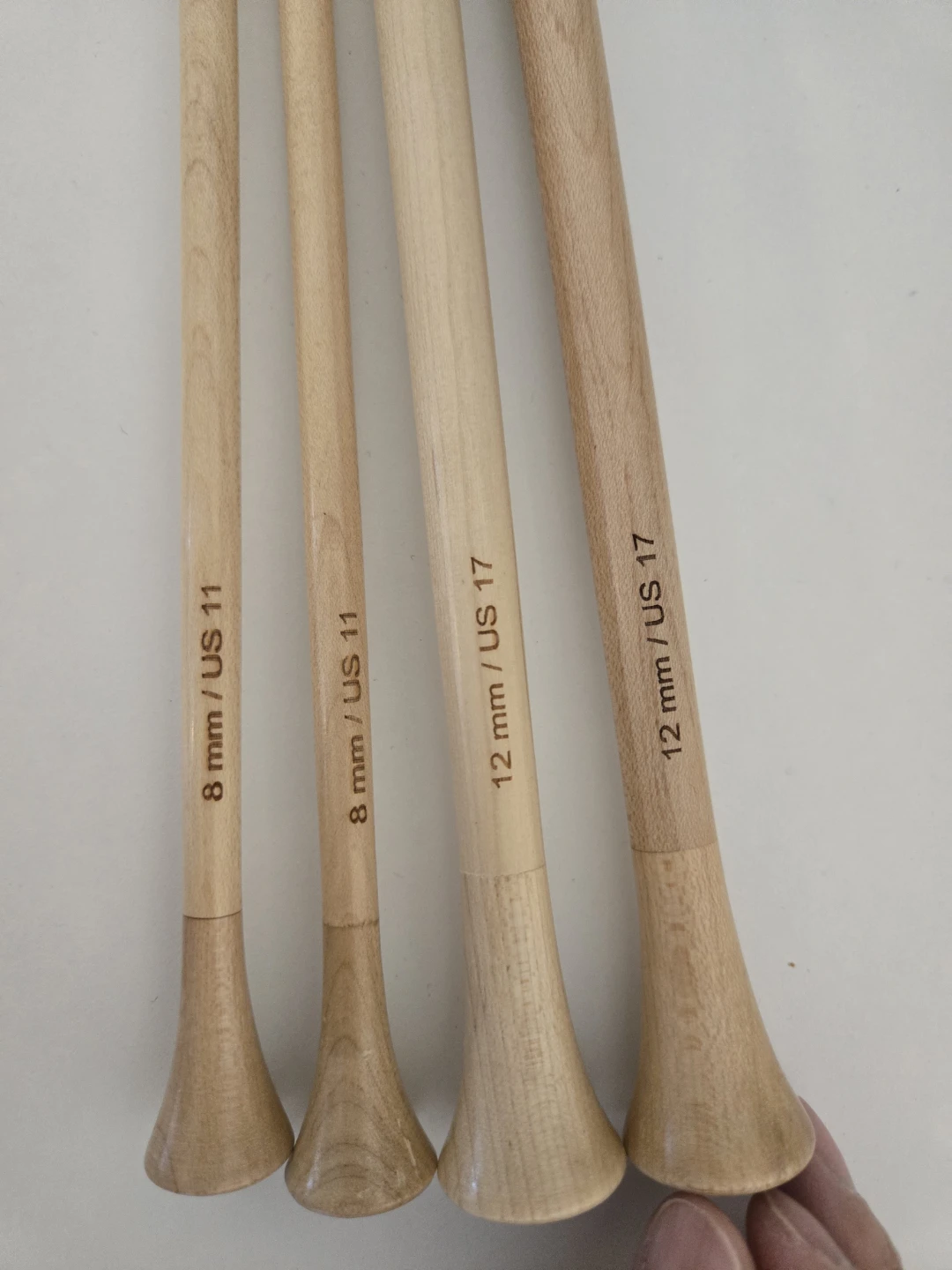 (Moving Sale) Set of 4 Wooden Knitting Needles 8mm & 12mm - photo 2