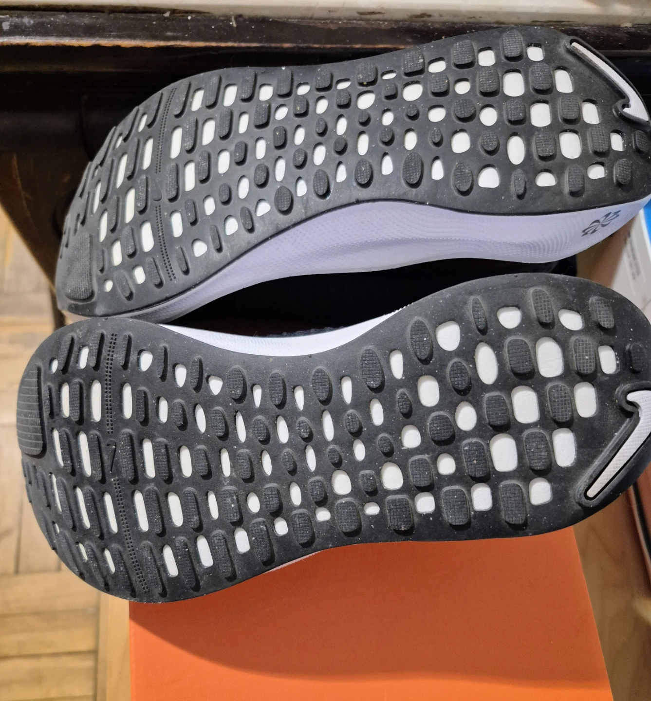 NIB)Nike 7.5  ReactX Infinity Run 4 Running Shoes - photo 2