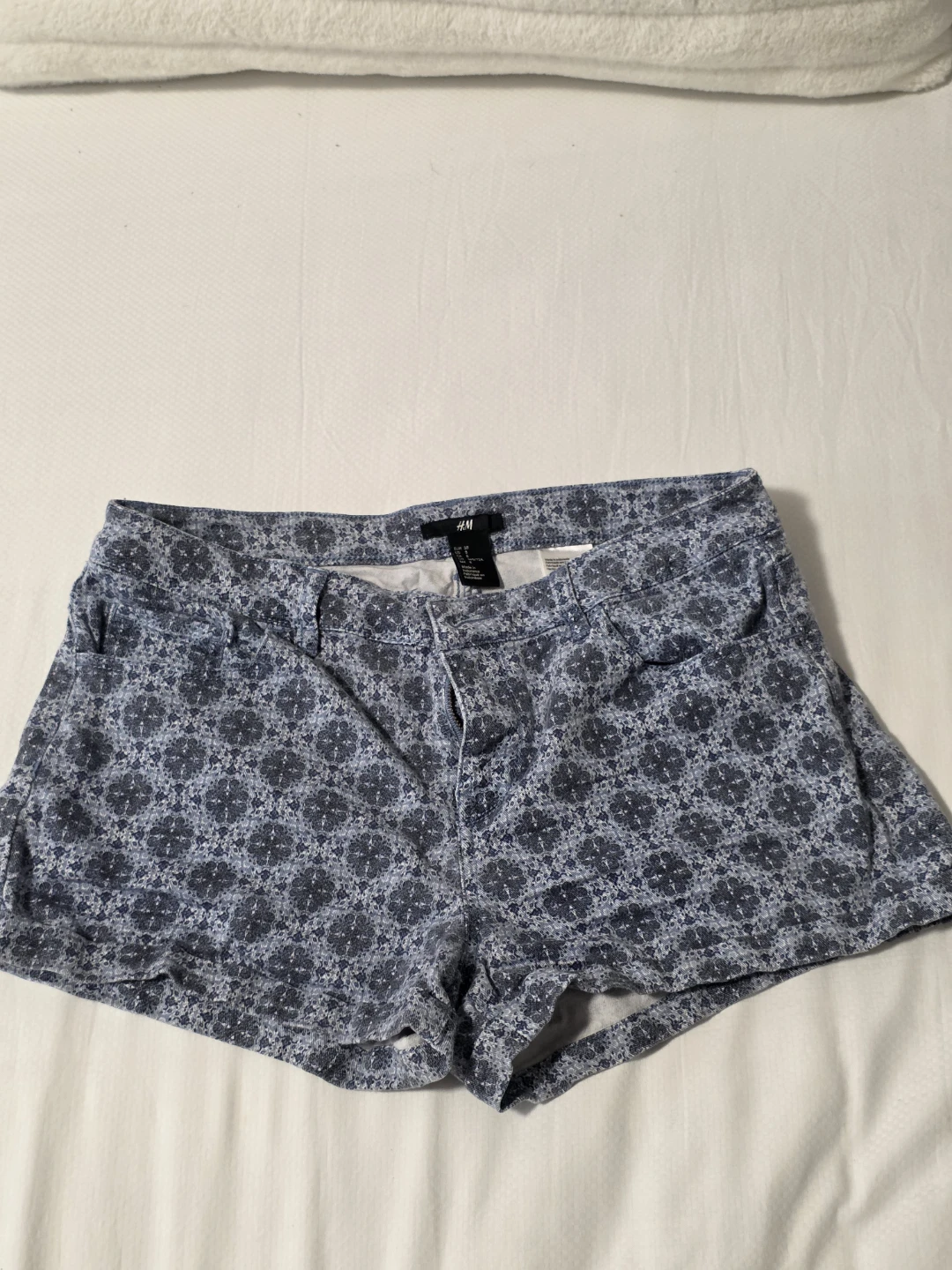 H&M Women's Patterned Shorts