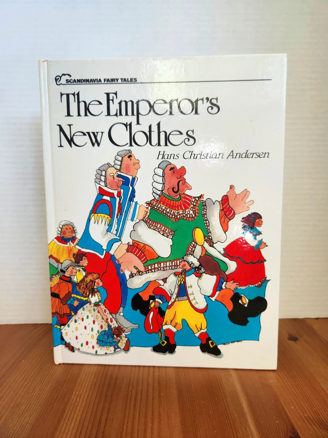VINTAGE ~ 1985 'The Emperor's New Clothes' Children's Book