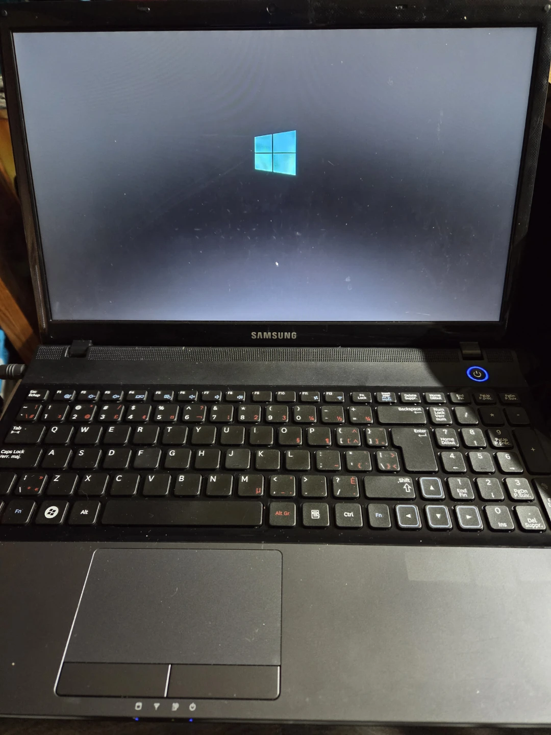 Samsung 15.6" Laptop - Windows 7 (Model NP305E5A) - photo 2