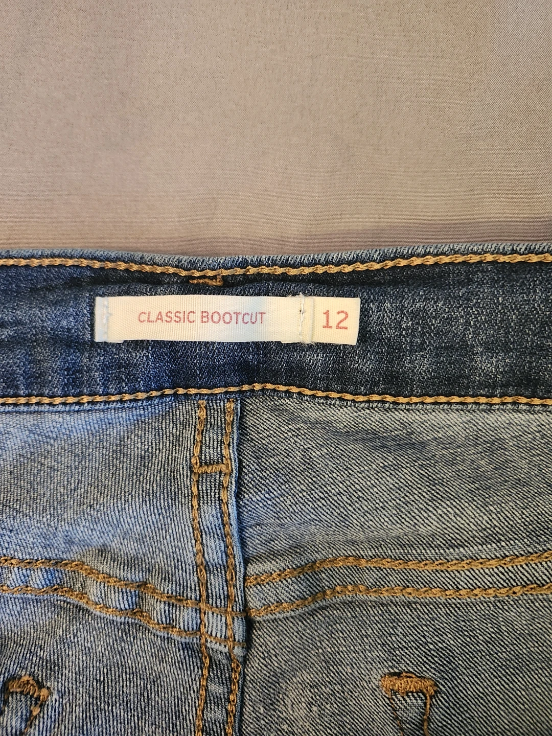 Levi's Women's Classic Bootcut Jeans Size 12 - photo 4