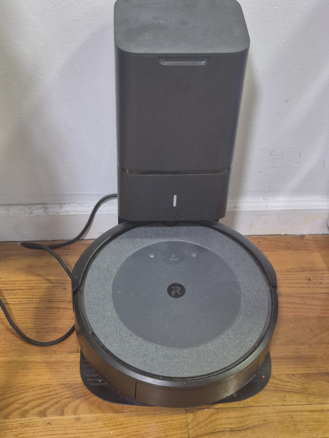 iRobot Roomba 694 Robot Vacuum