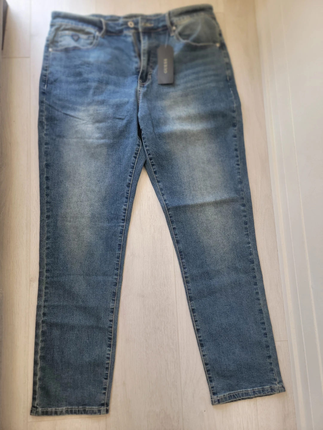 Guess Jeans 90's Fit size 34W 32L