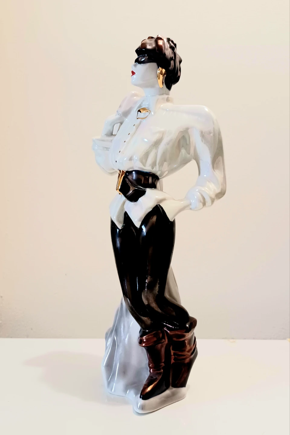 Unique Tall Handmade Axia Porcelain Statue - photo 2