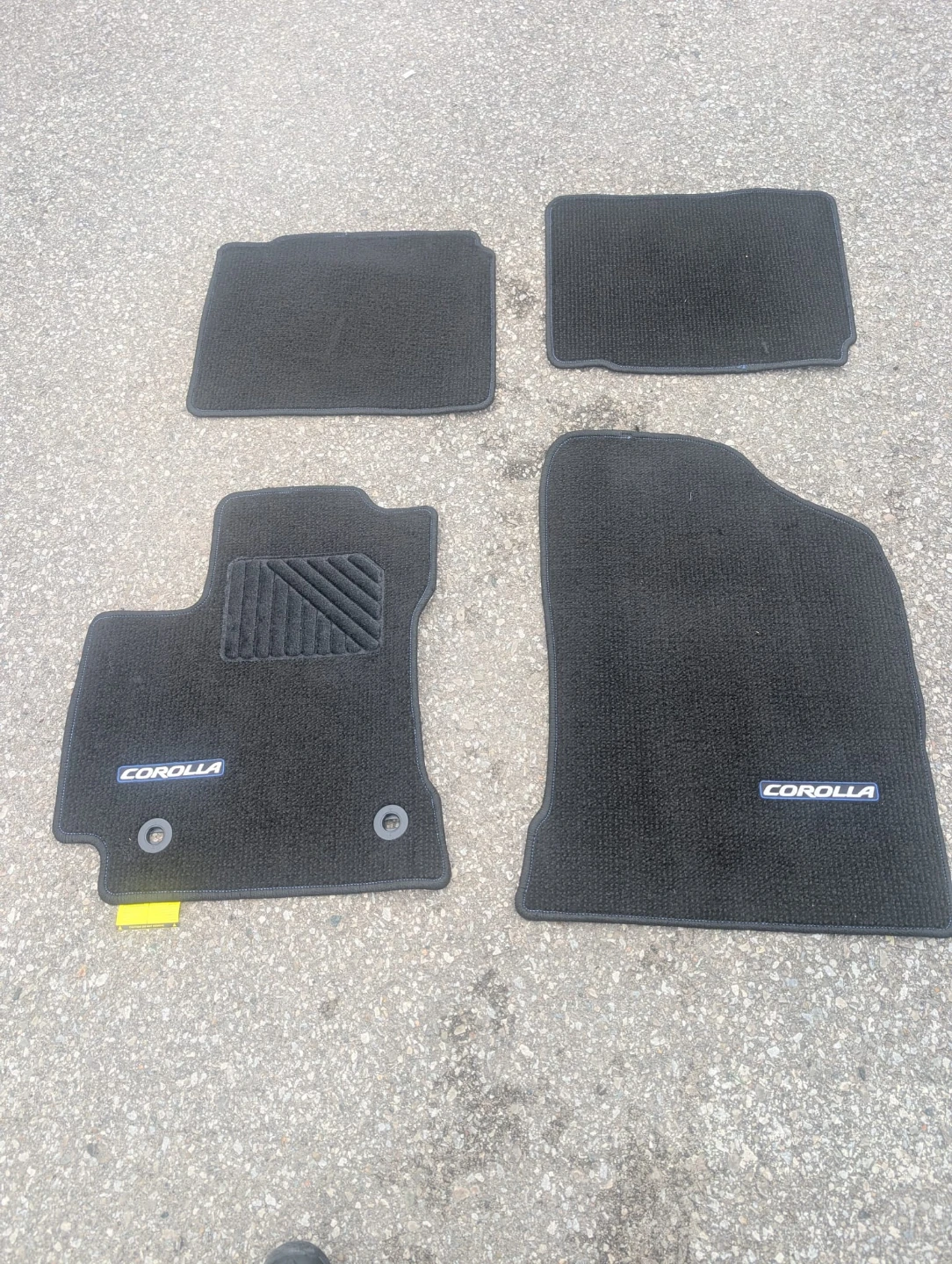 Set of 4 Black Carpet Floor Mats for Toyota Corolla