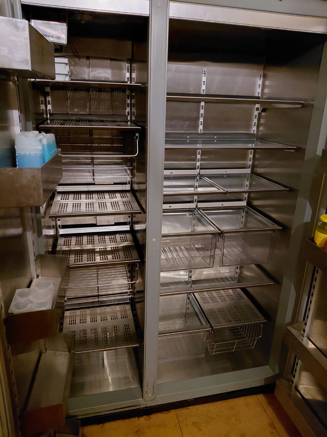 Northland Corporation 48SS-SP Refrigerator not working - photo 2