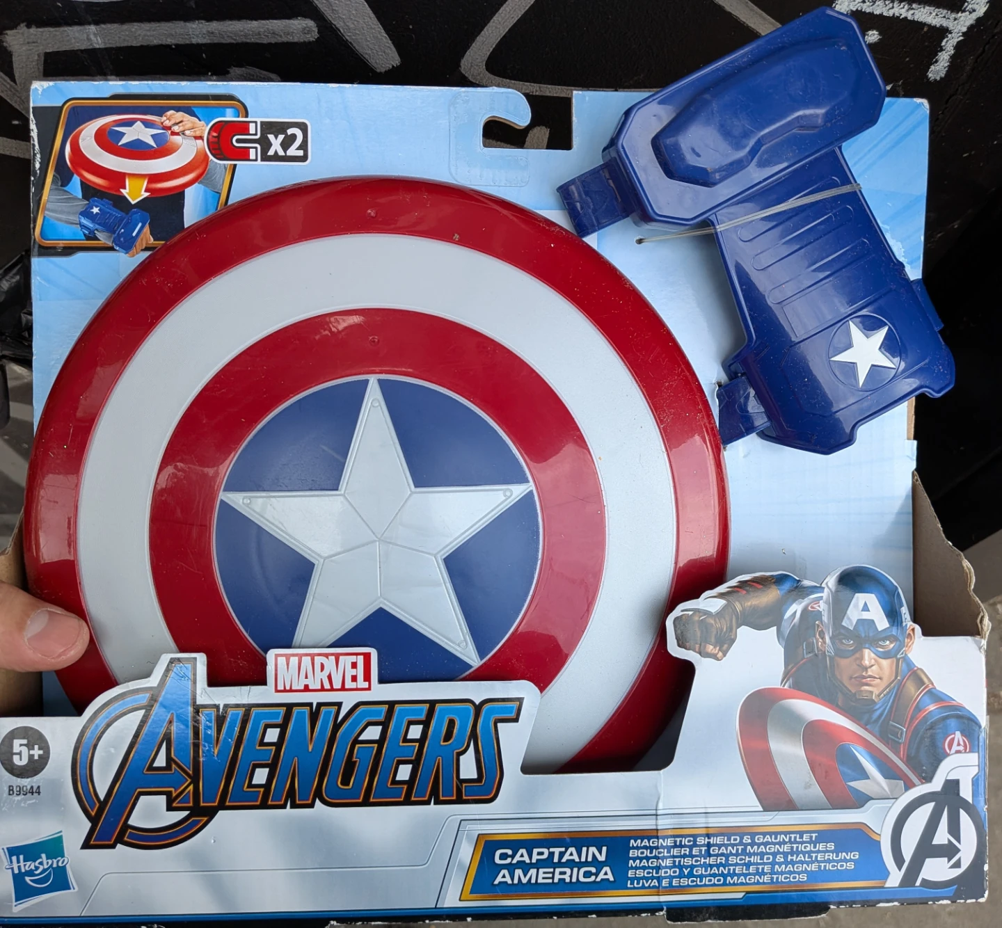 Marvel Avengers Captain America Magnetic Shield & Gauntlet Toy