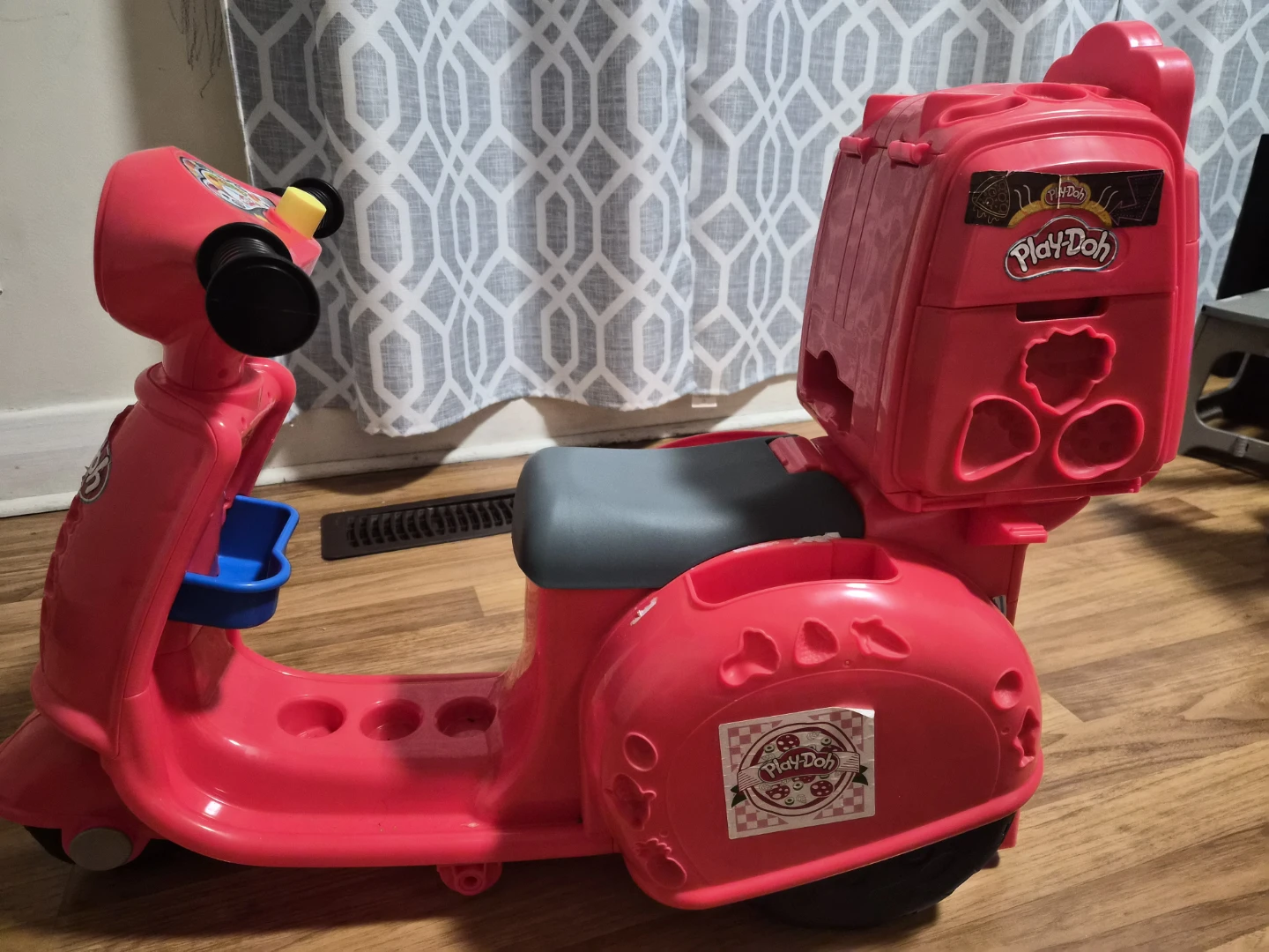 Play-Doh Scooter Ride-On Toy