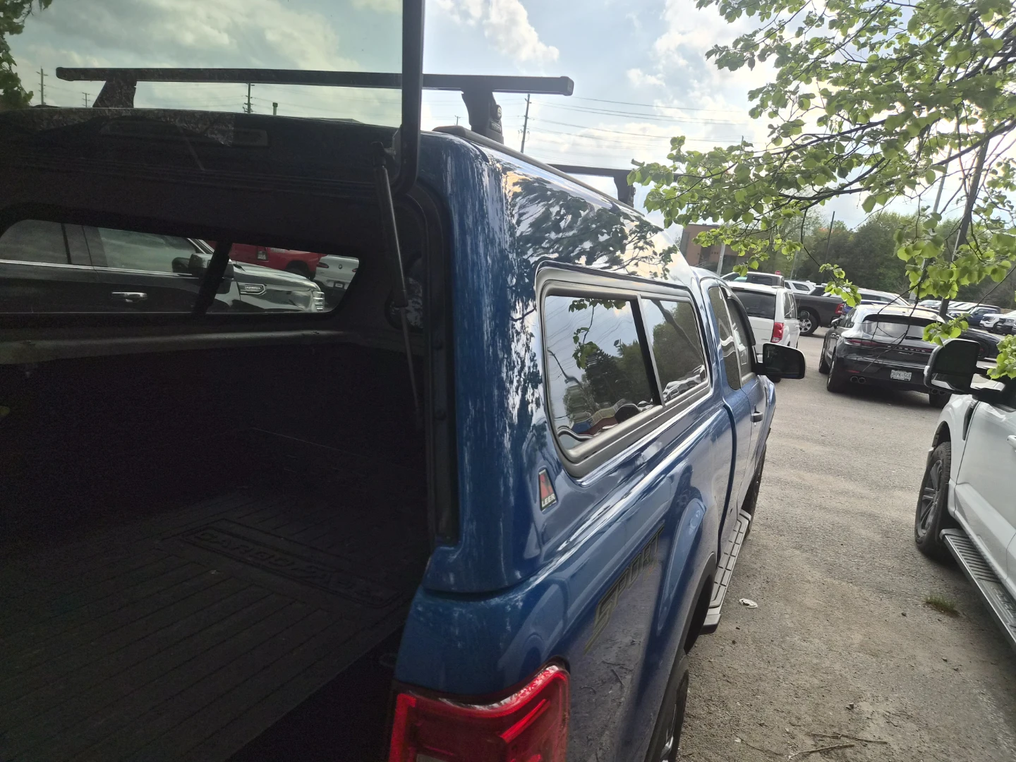 Leer Truck Cap with CargoEase Bed Slide - photo 3