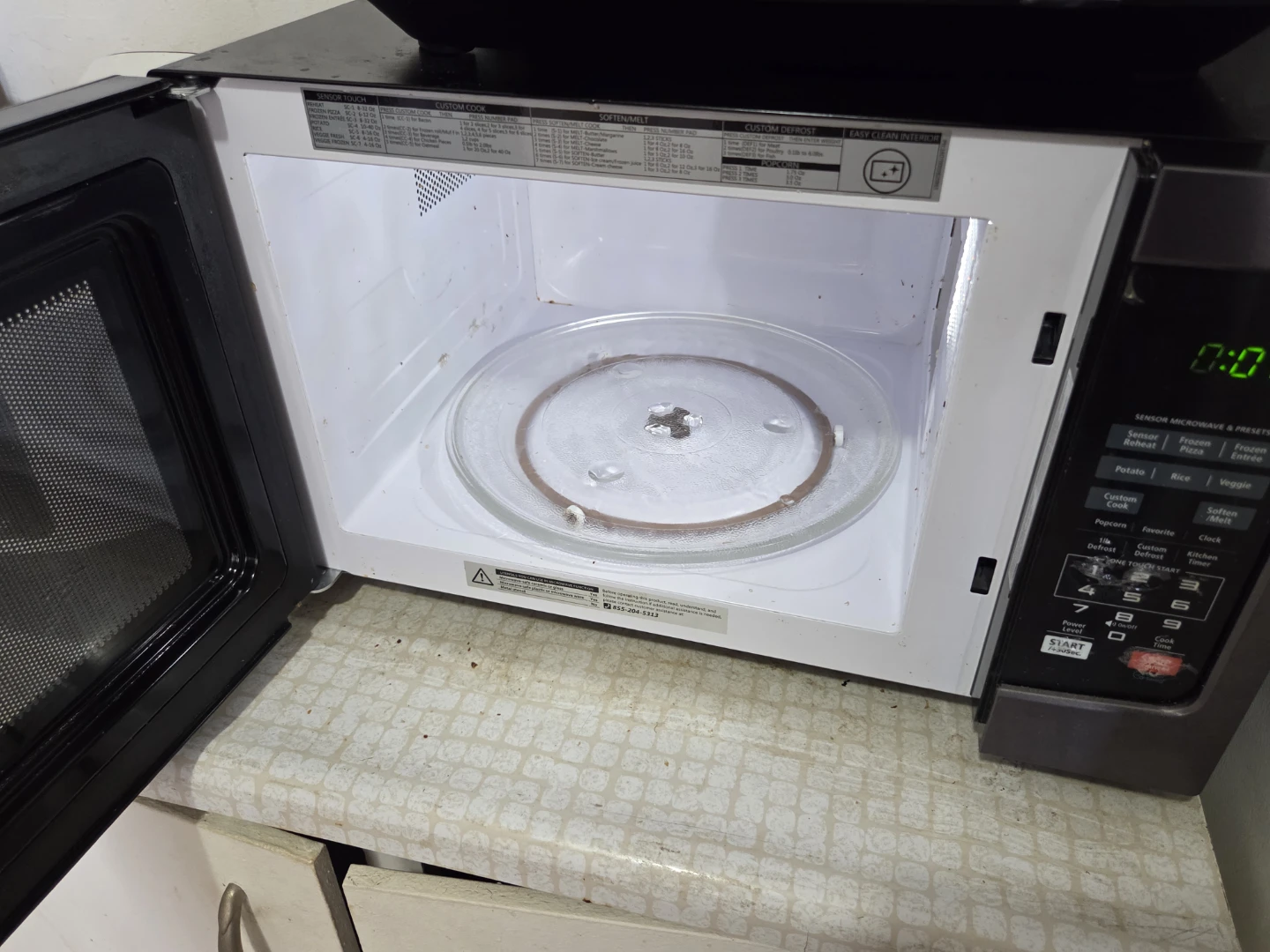 Toshiba Microwave - photo 3
