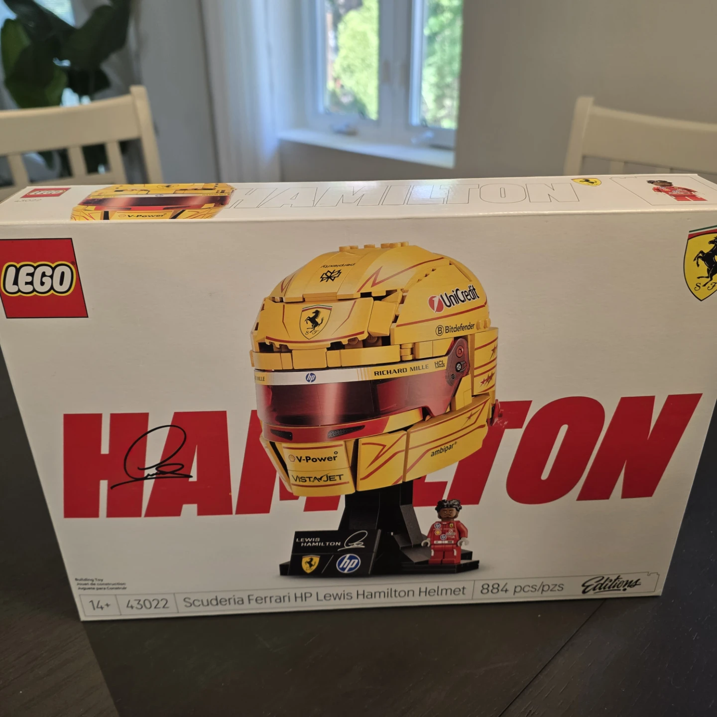 LEGO 43022 Scuderia Ferrari HP Lewis Hamilton Helmet